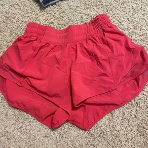 RESERVED DO NOT BUY! Lululemon 2.5” hotty hot